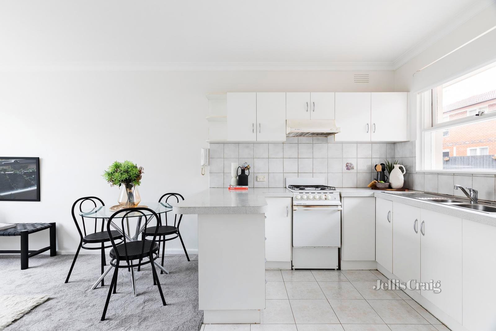 3/28 Ross Street, Northcote image 2