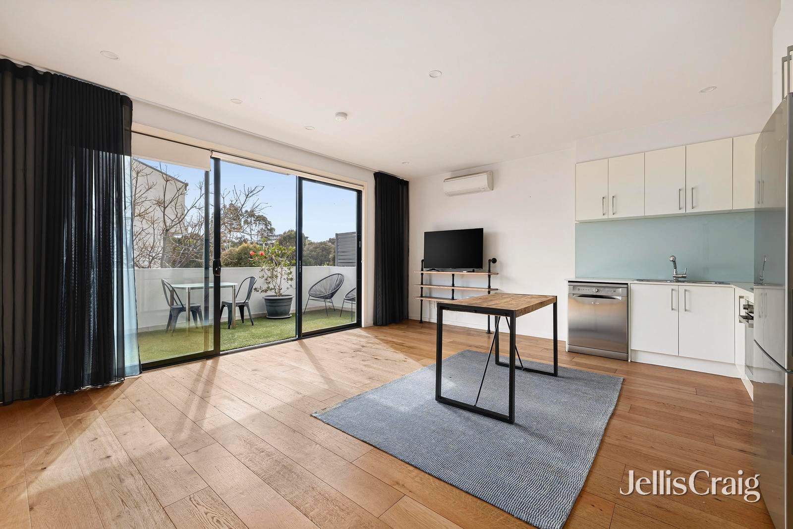 3/28 Salisbury Street, Yarraville image 2