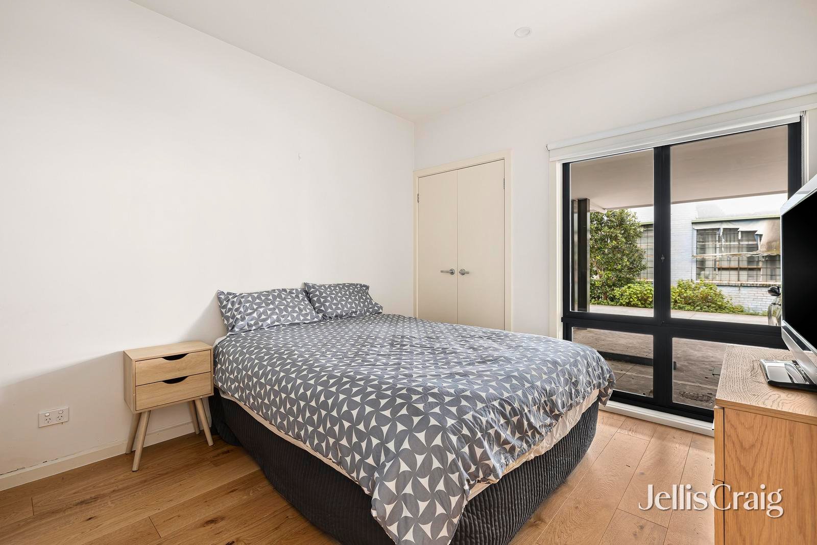 3/28 Salisbury Street, Yarraville image 5