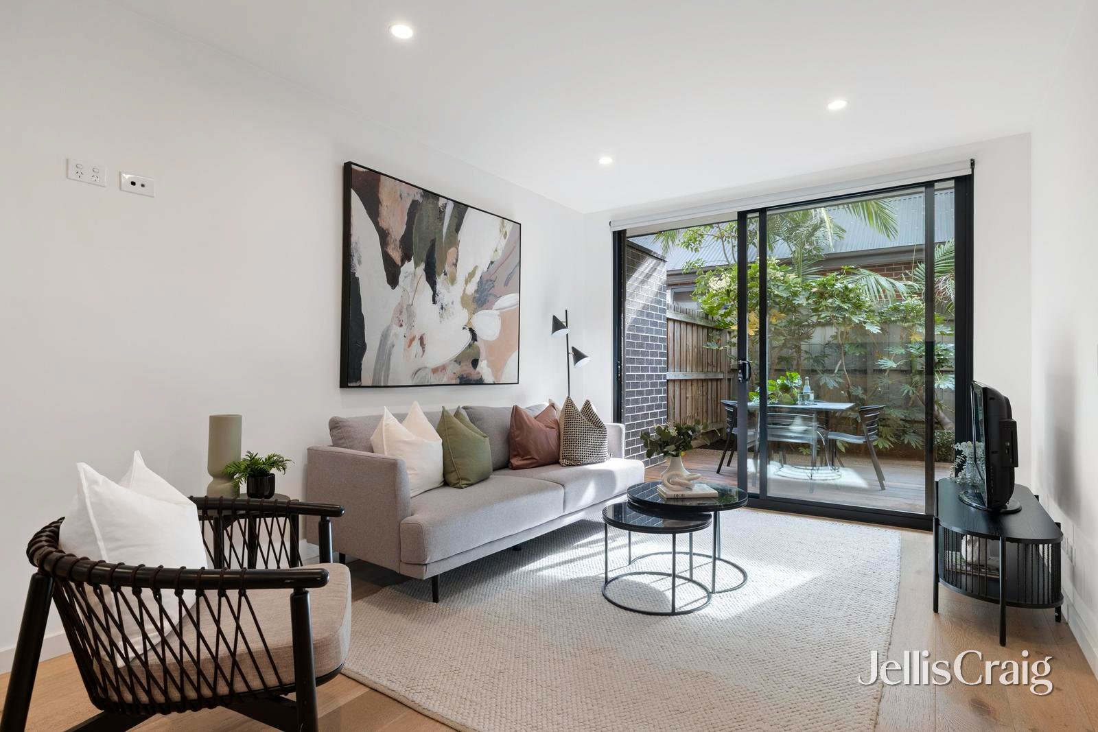 3/29 Loranne Street, Bentleigh image 2
