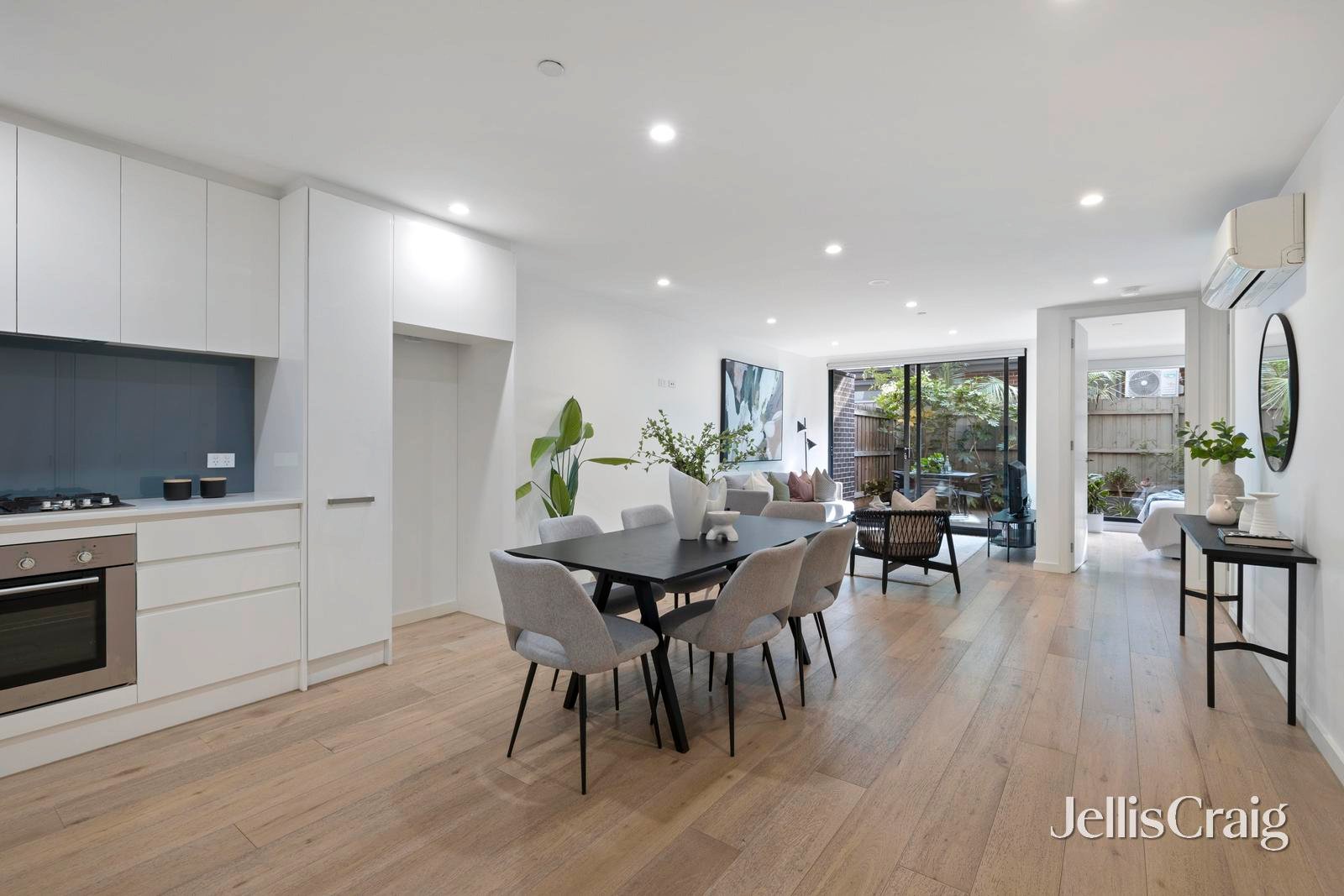 3/29 Loranne Street, Bentleigh image 4