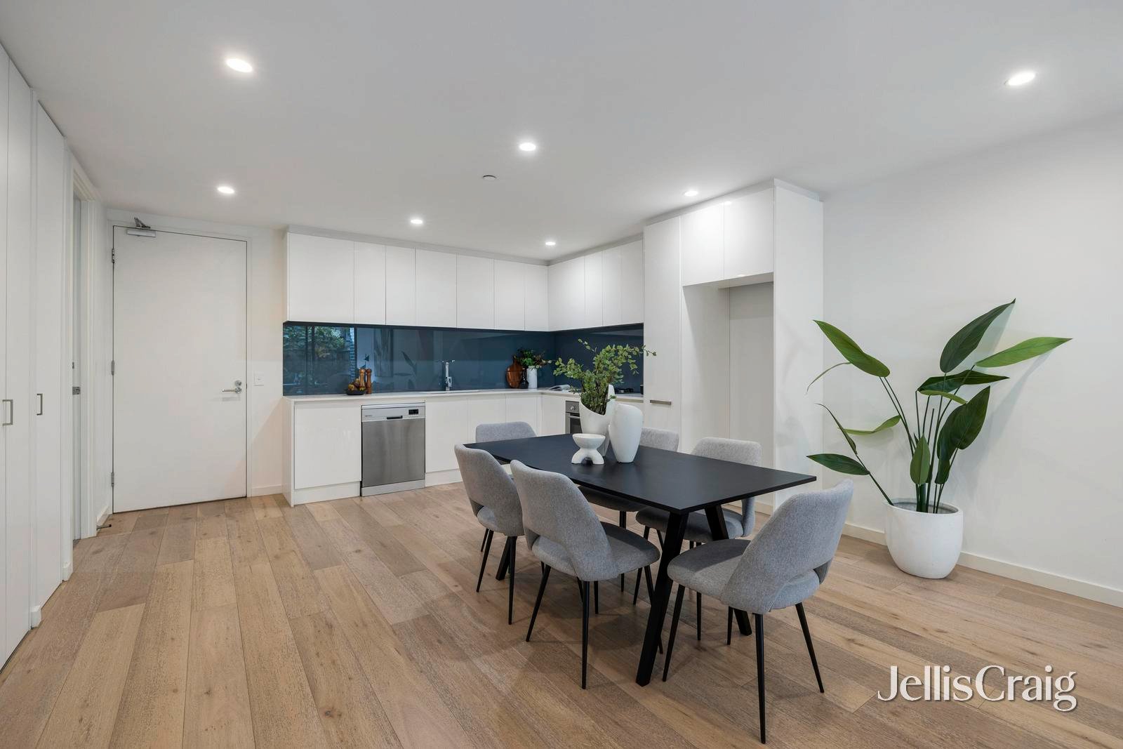 3/29 Loranne Street, Bentleigh image 5