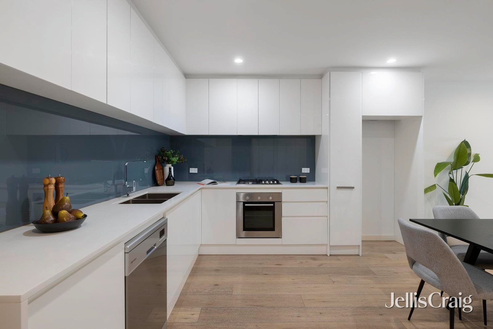 3/29 Loranne Street, Bentleigh image 6