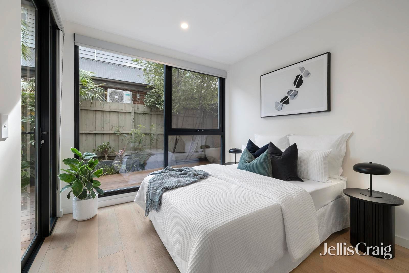 3/29 Loranne Street, Bentleigh image 8