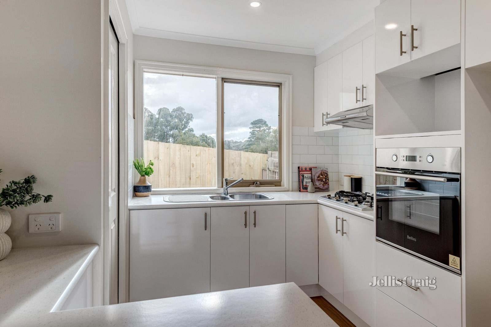 3/29 Sunnyside Crescent, Wattle Glen image 5