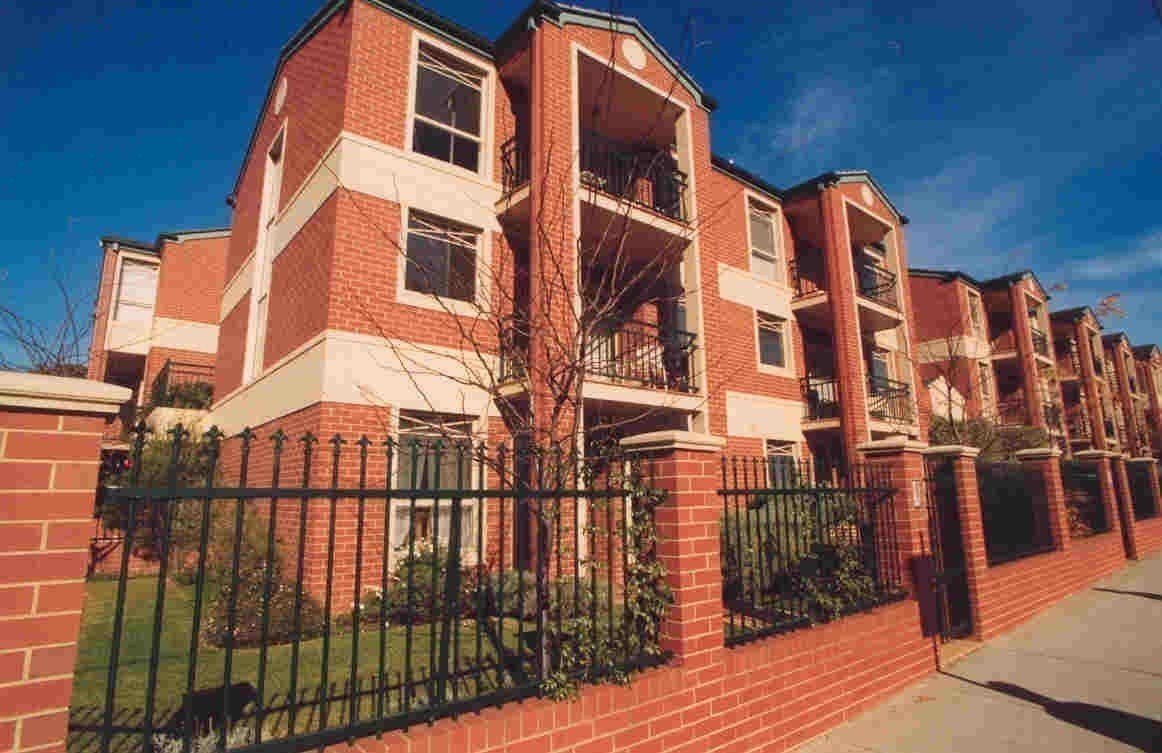 32/910 Canterbury Road, Box Hill image 1