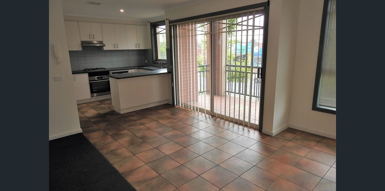 32/910 Canterbury Road, Box Hill image 4