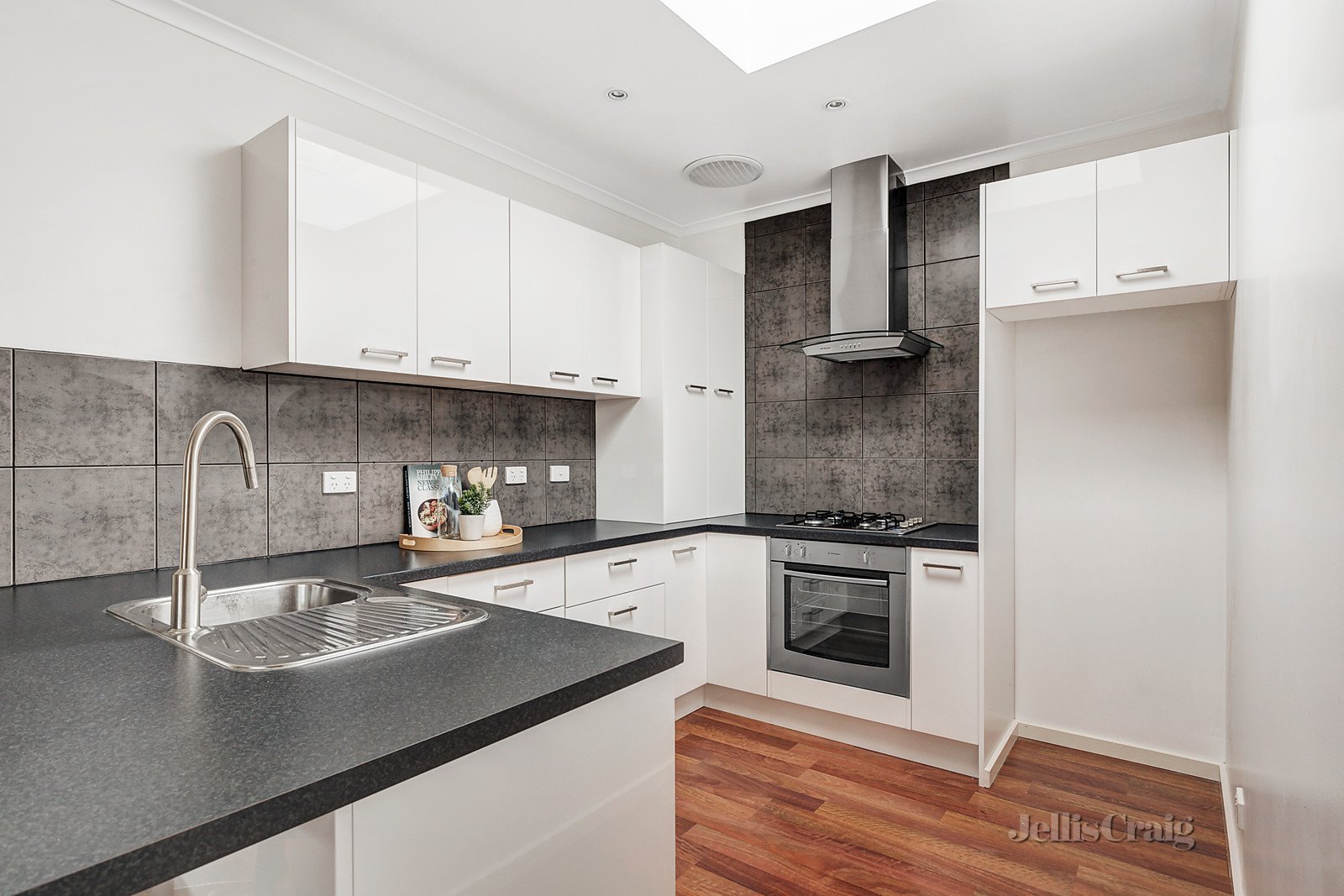 3/294 Jasper Road, Mckinnon image 3