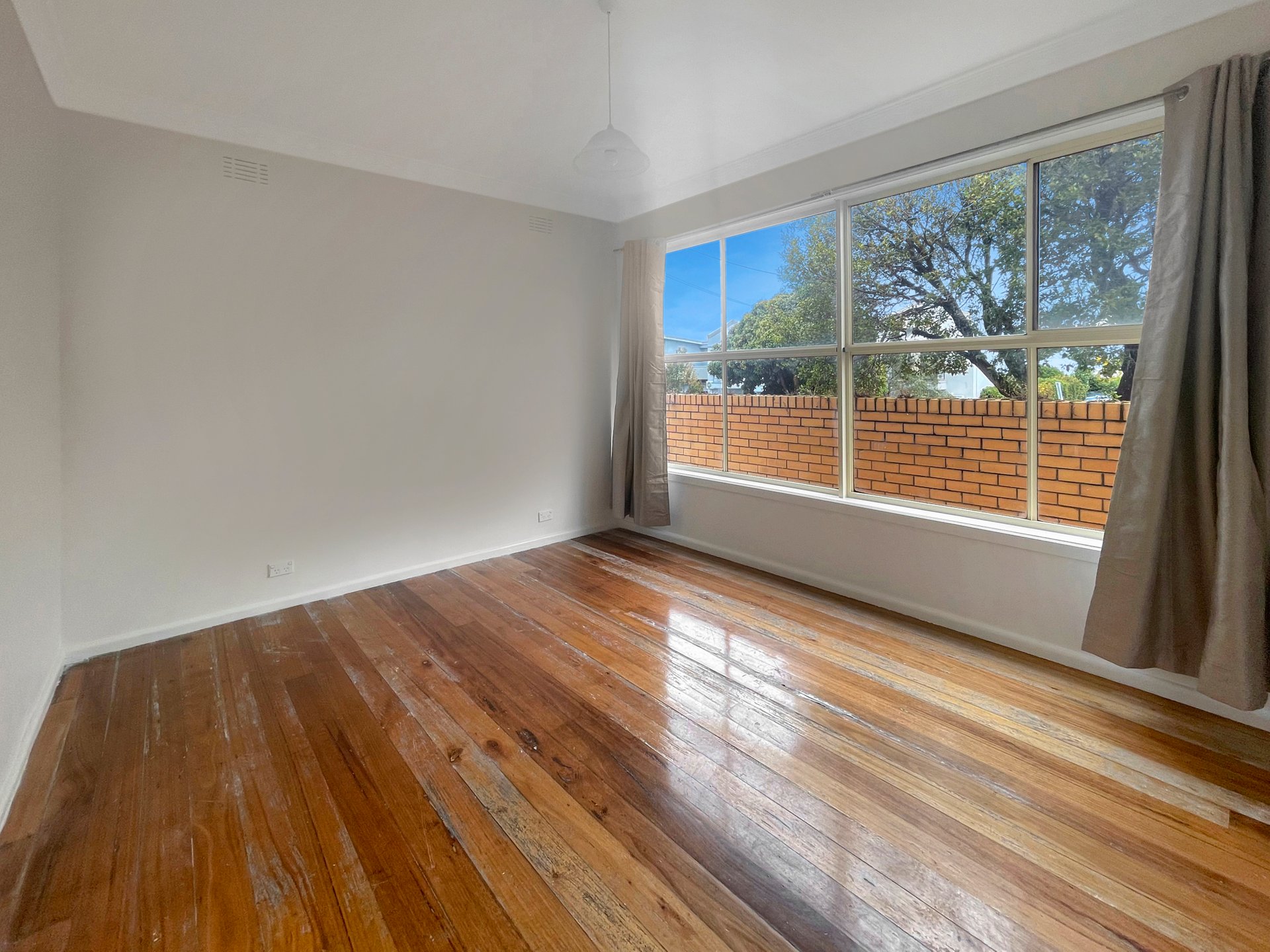 3/296 Pakington Street, Newtown image 1