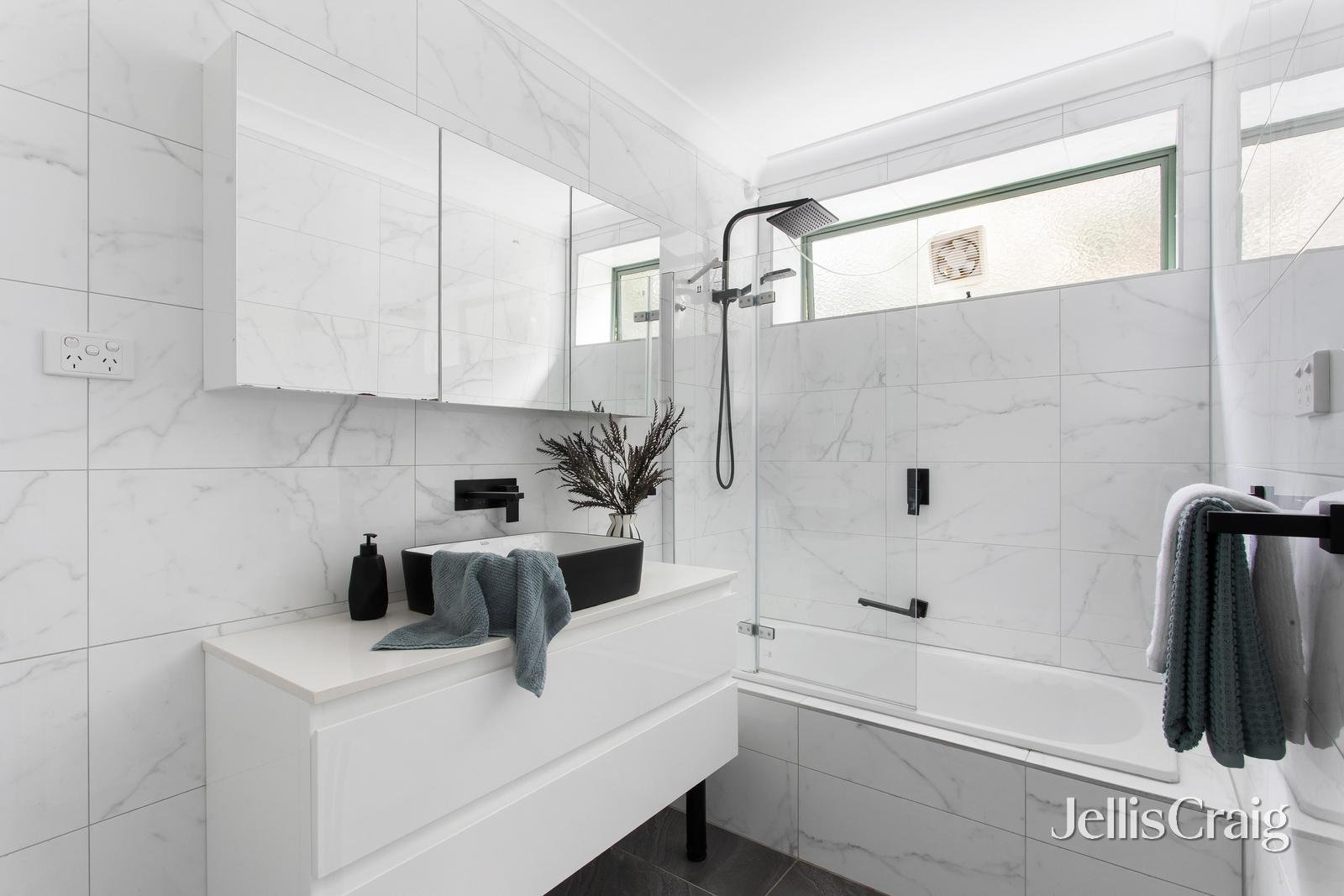 3/297 Orrong Road, St Kilda East image 8