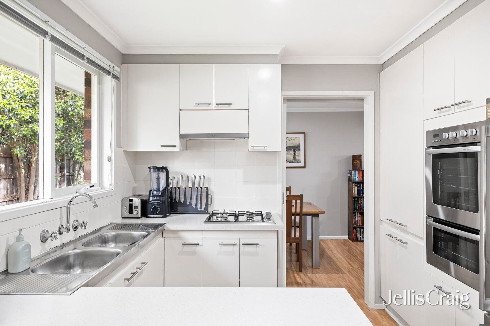 3/298 Canterbury Road, Heathmont image 2