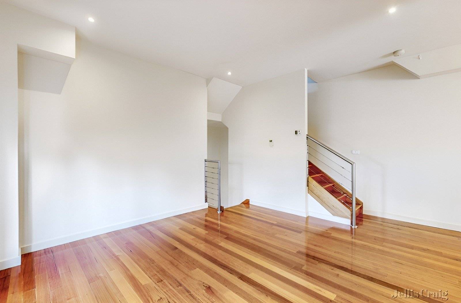 32A Flower Street, Essendon image 3
