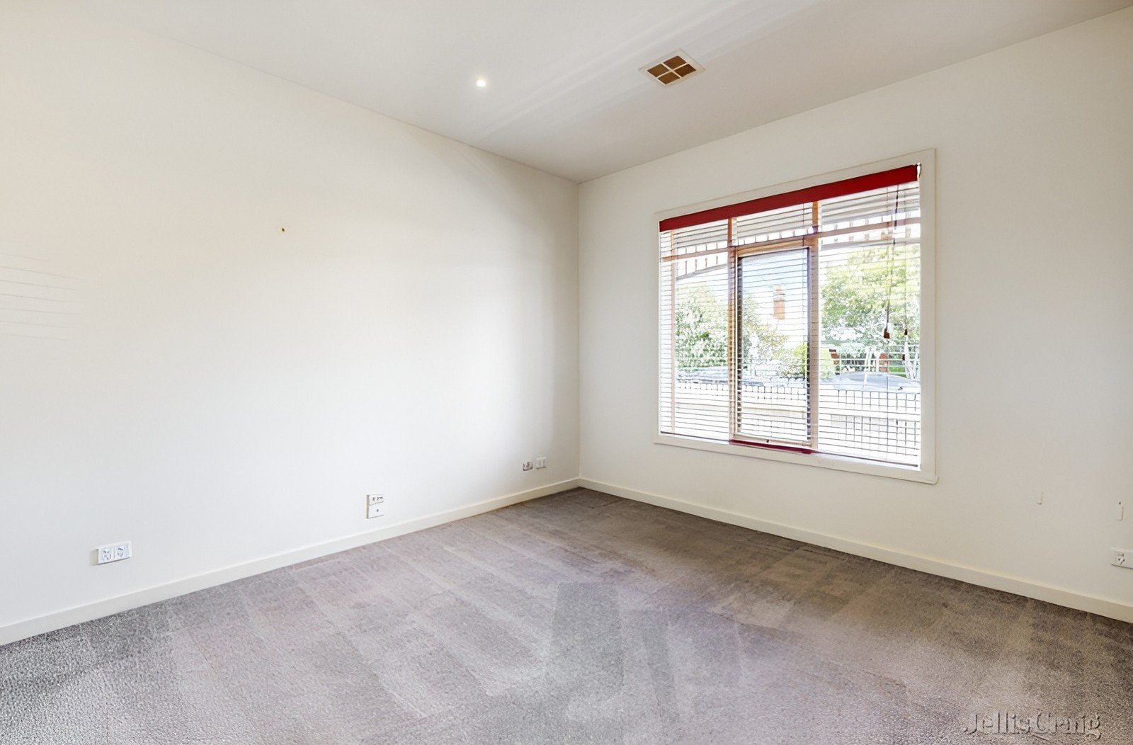 32A Flower Street, Essendon image 6