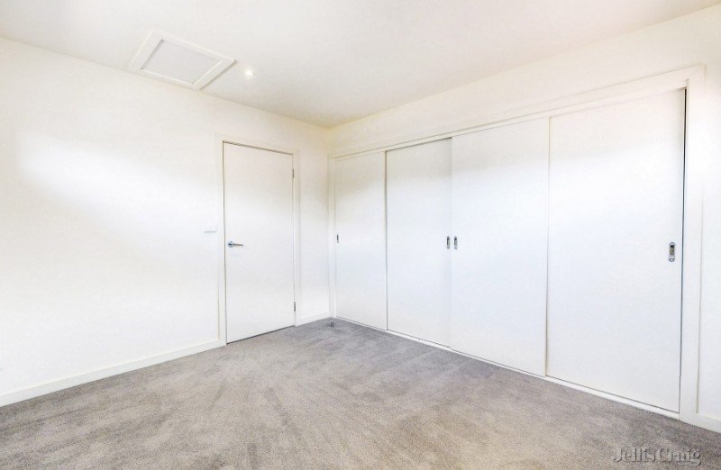 32A Flower Street, Essendon image 7