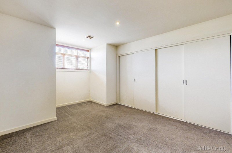 32A Flower Street, Essendon image 9