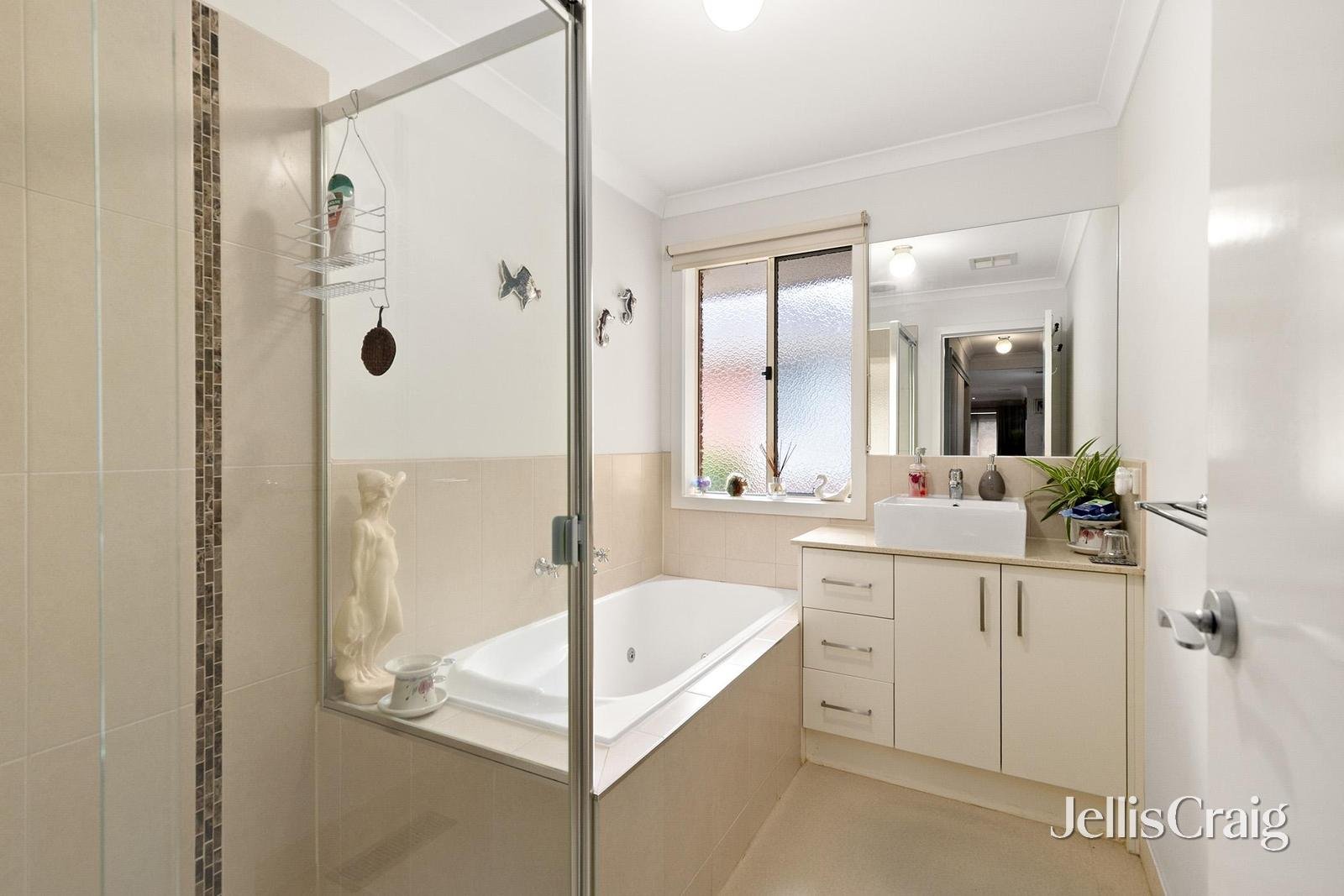 3/2A Frederick Street, Croydon image 8