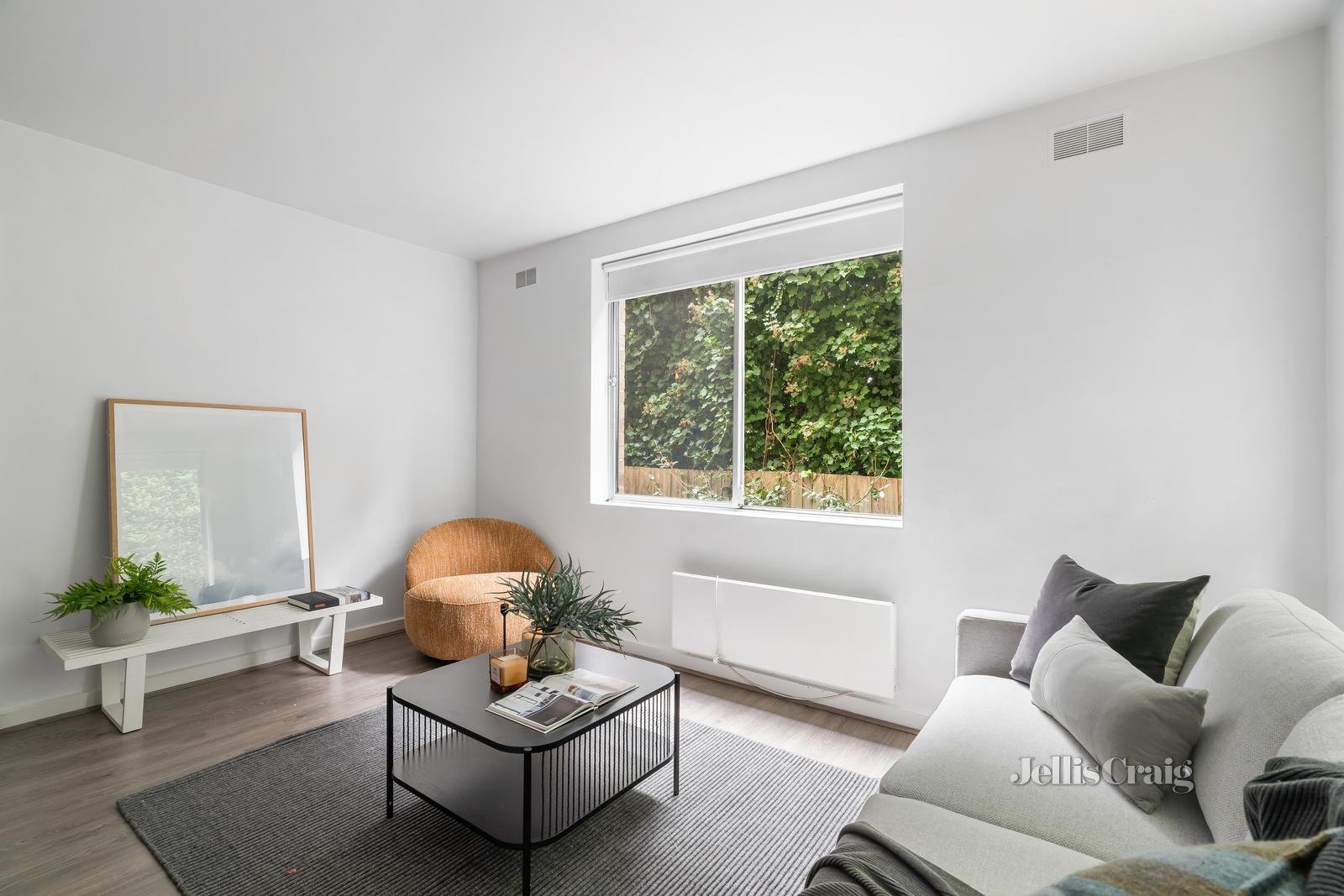 3/2a Myoora Road, Toorak image 2