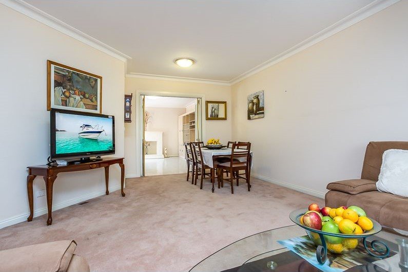 3/2a Tyrrell Street, Mont Albert North image 3