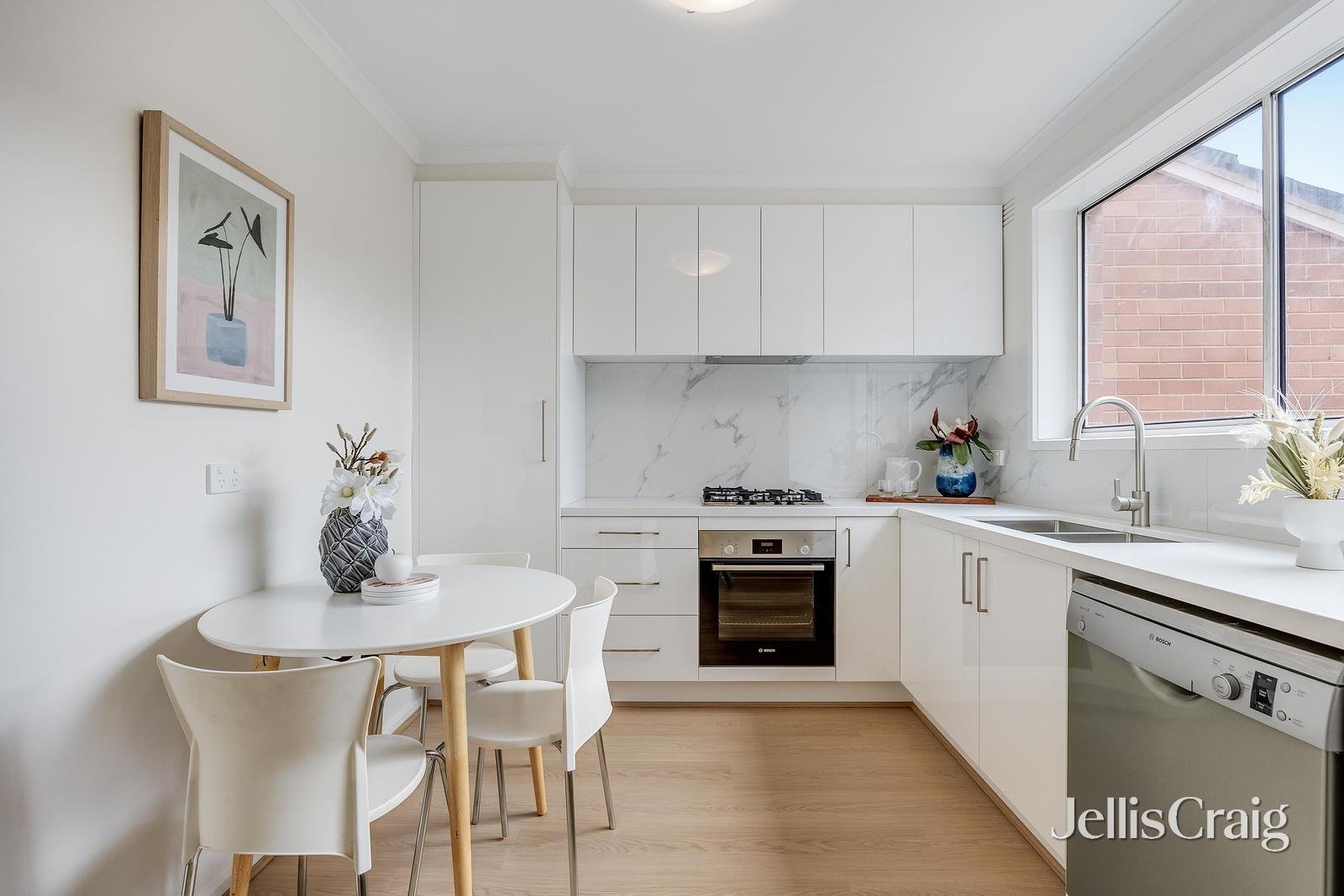 3/2A Wattle Valley Road, Canterbury image 4