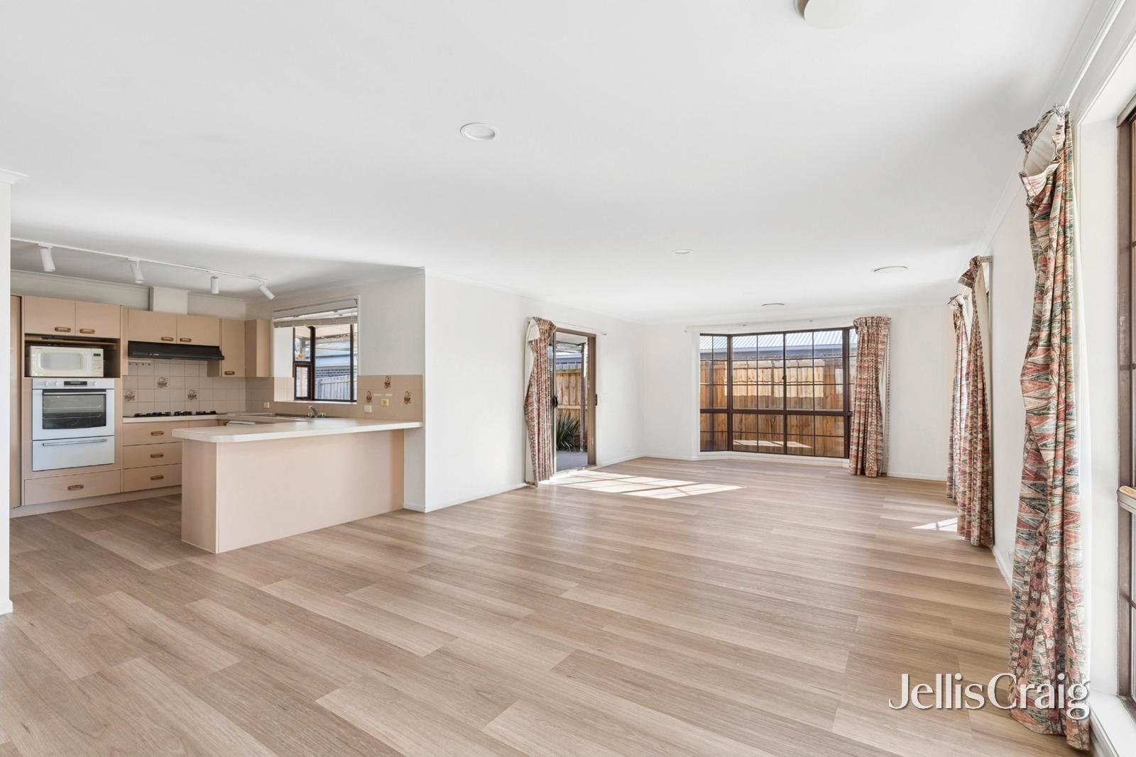 32B Highland Way, Leopold image 3
