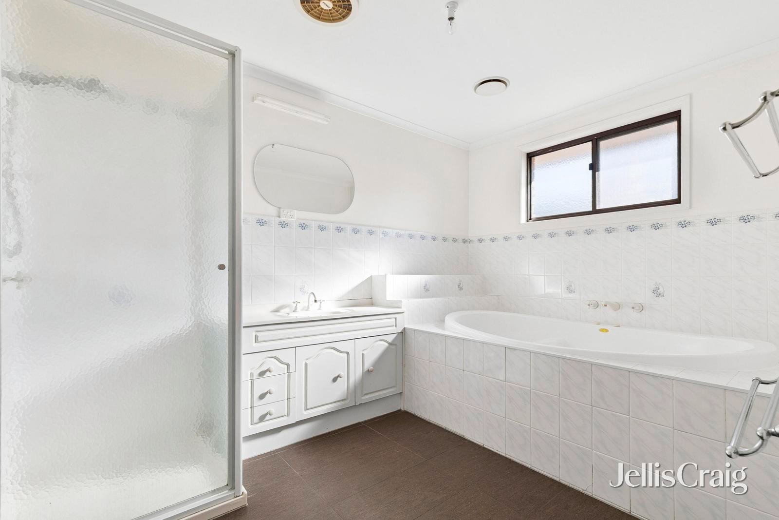 32B Highland Way, Leopold image 7