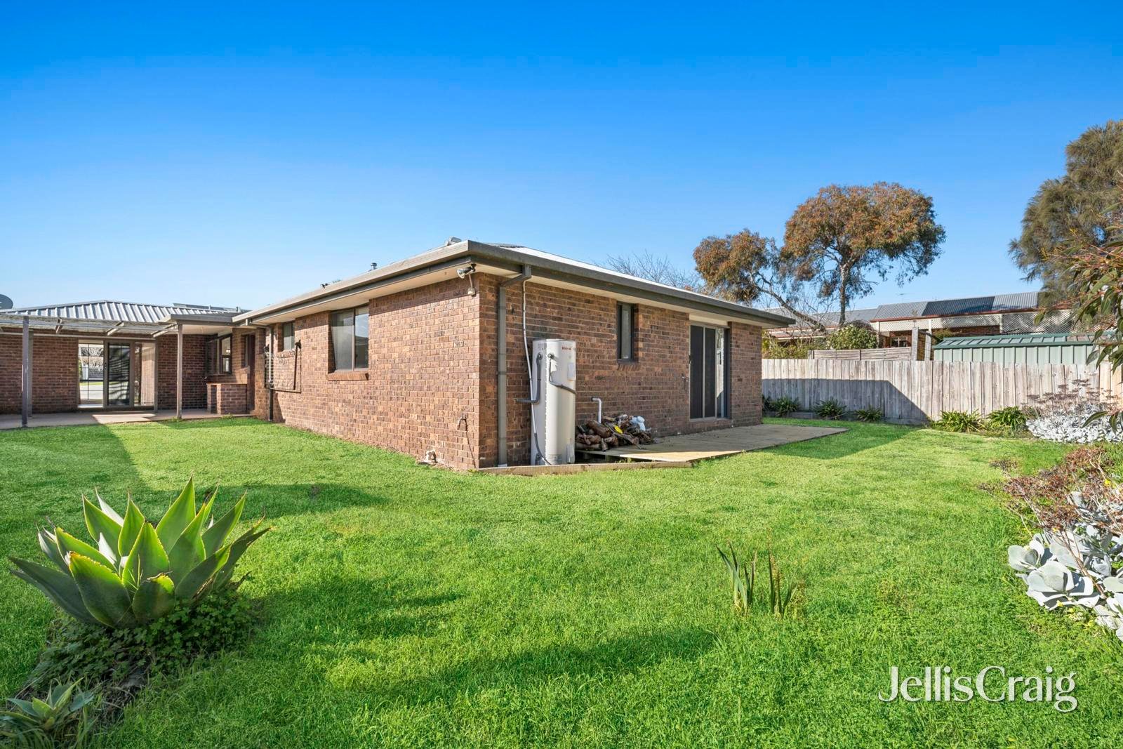 32B Highland Way, Leopold image 11