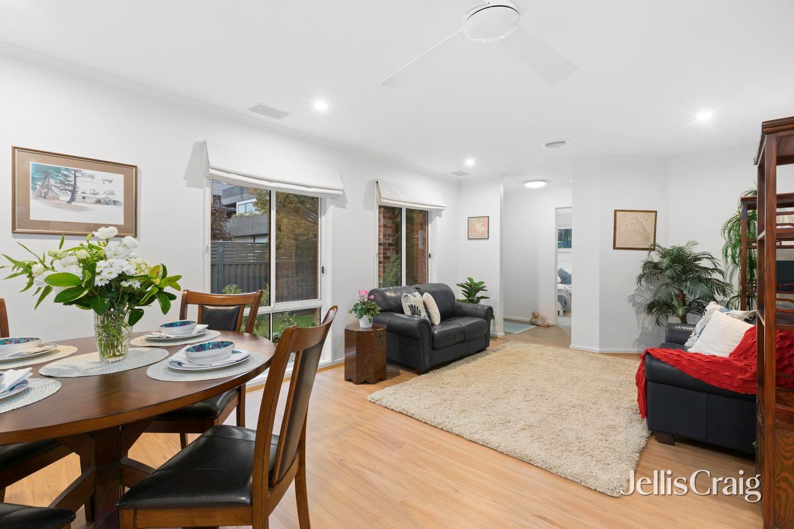 32B Oak Street, Bentleigh image 3