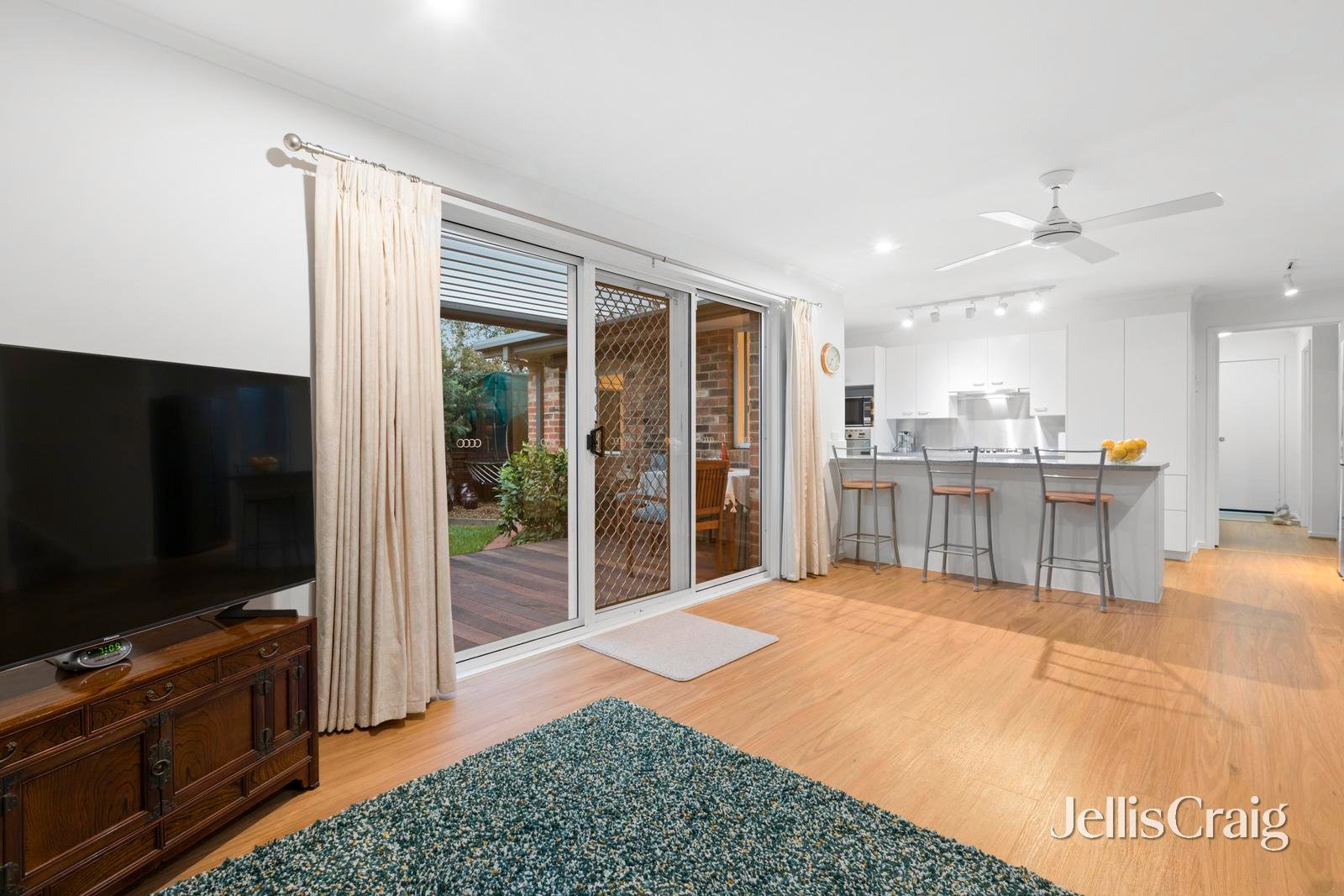 32B Oak Street, Bentleigh image 6