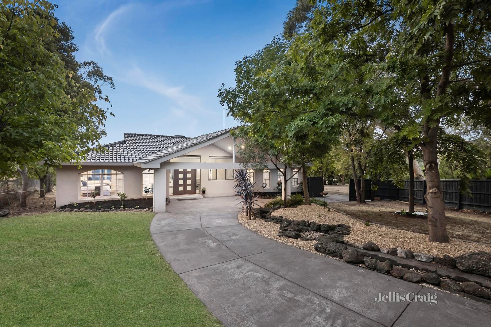 33-35 Monckton Road, Templestowe image 2