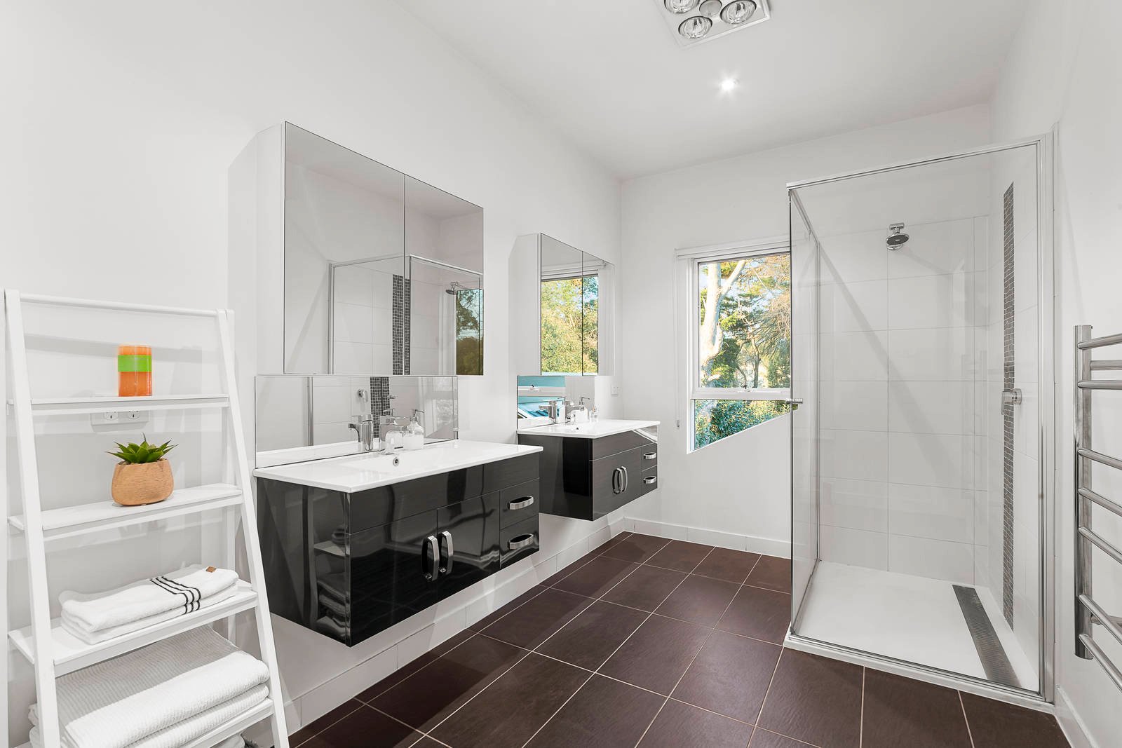 Property Gallery Thumbnail 9