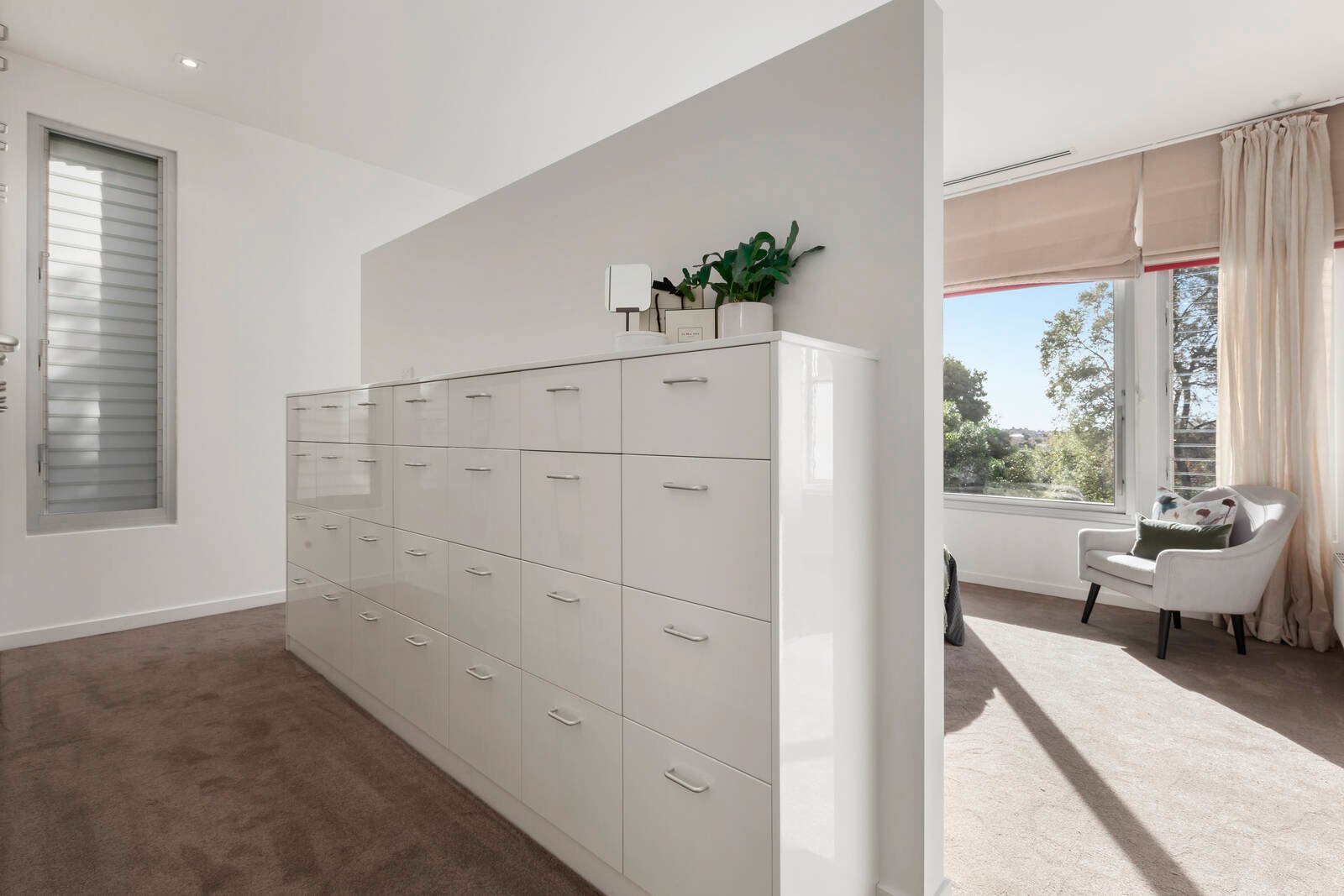 Property Gallery Thumbnail 14