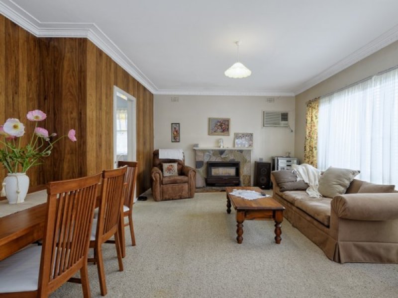 33 Ashley Street, Box Hill North image 3