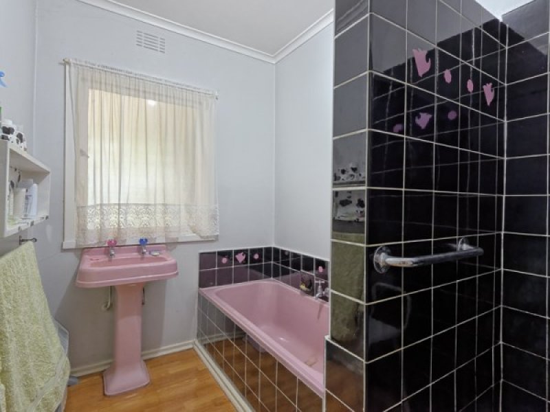 33 Ashley Street, Box Hill North image 5
