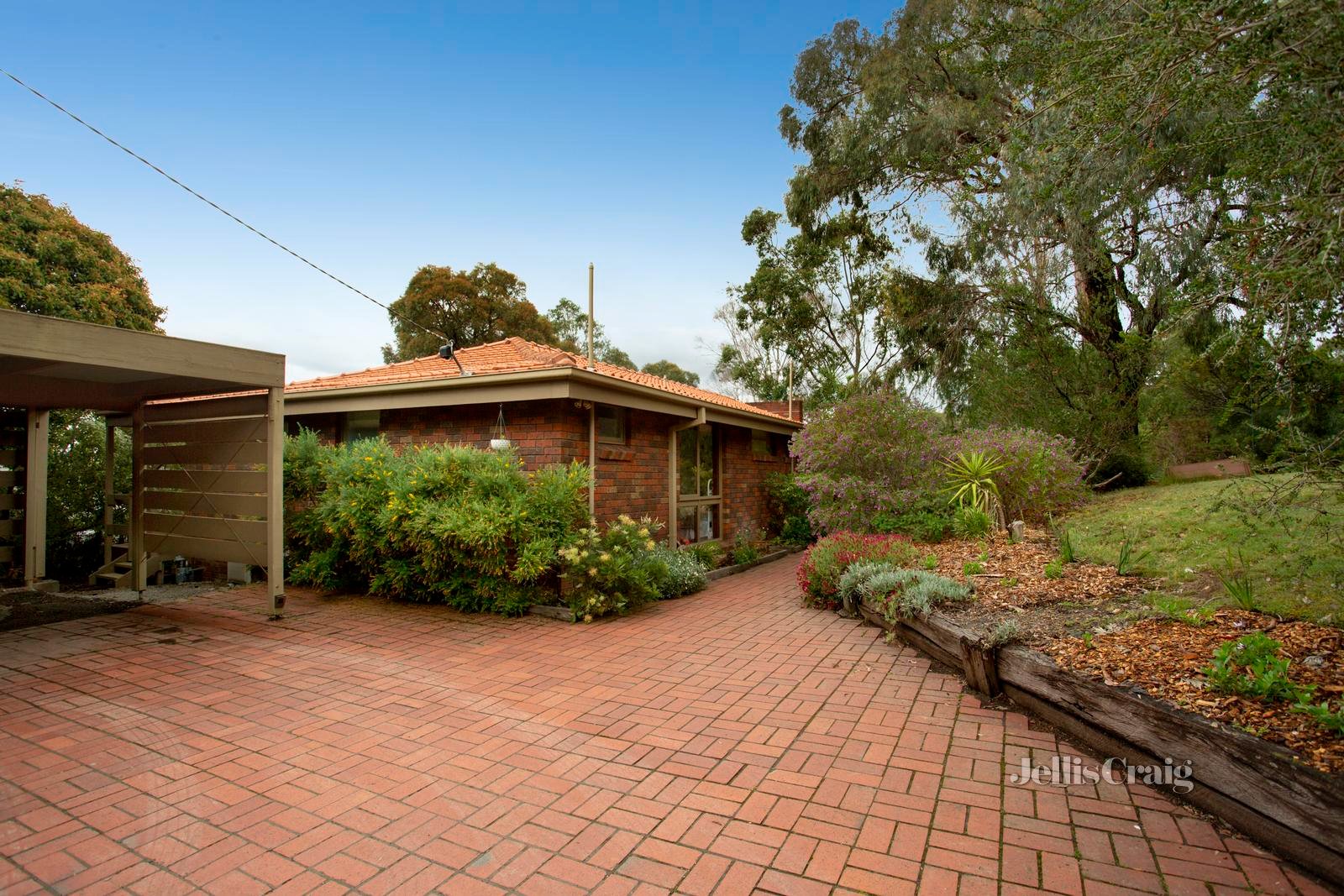 33 Aton Street, North Warrandyte image 2