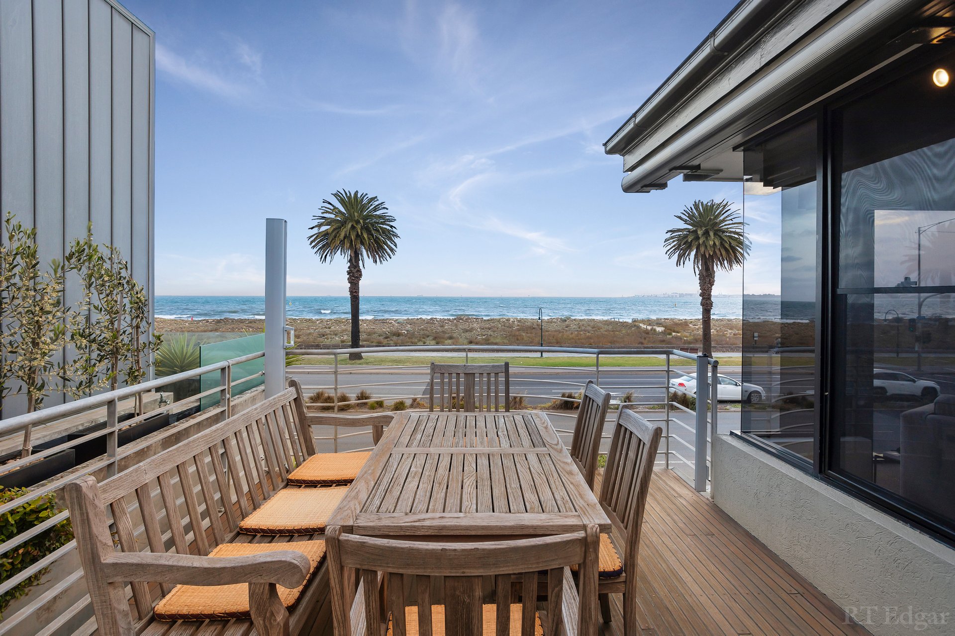 33 Beaconsfield Parade, Albert Park image 3