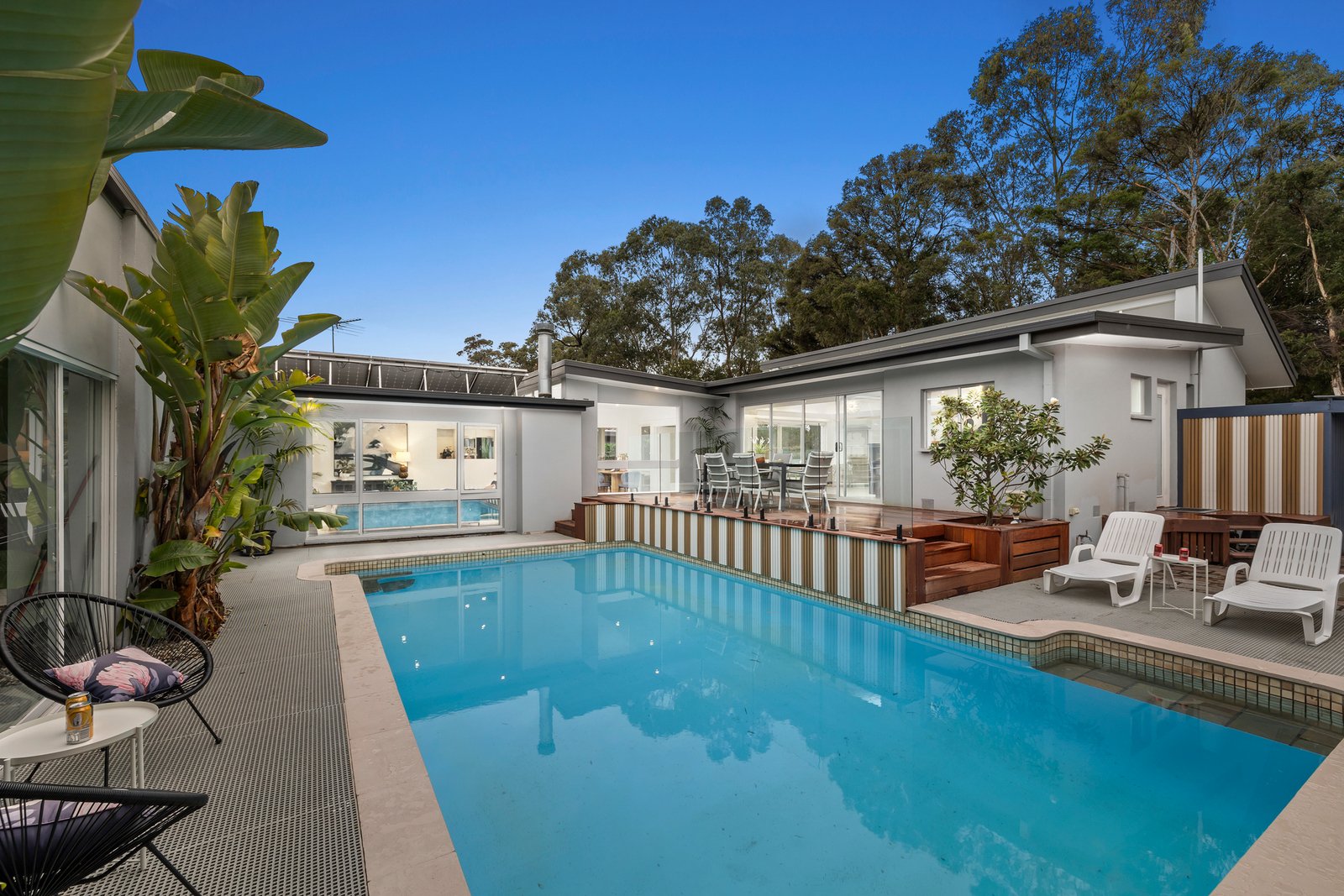 33 Beryl Avenue,
                        
                    
                    
                        
                            Oakleigh South