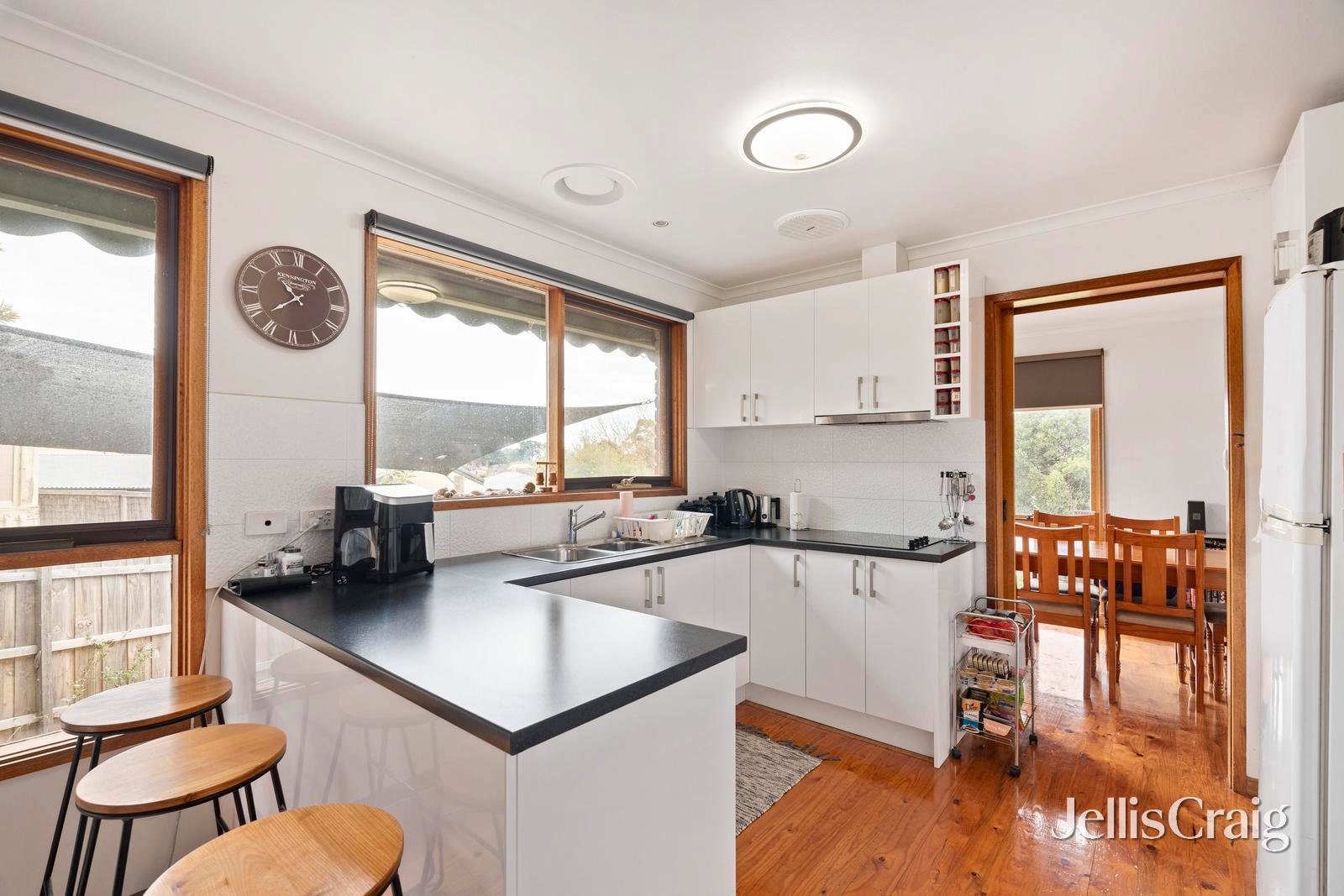 33 Black Springs Road, Chirnside Park image 2