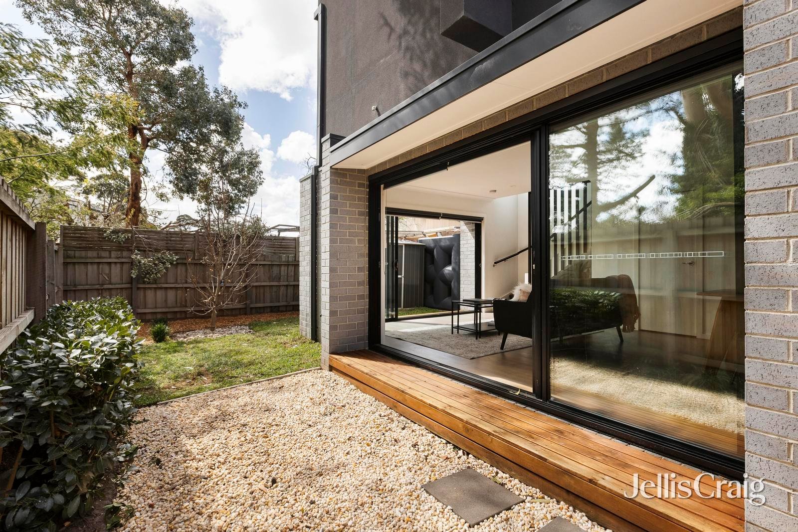 3/3 Blackwood Parade, Heidelberg West image 10