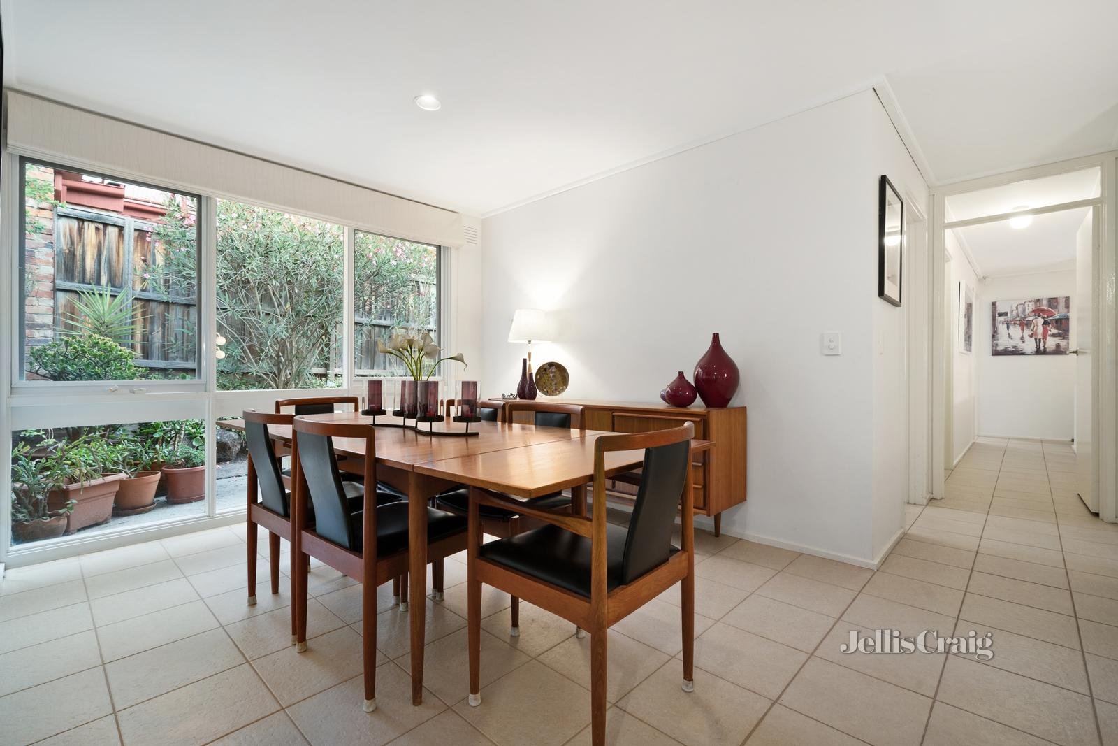 33 Bonnie Doone Street, Briar Hill image 6