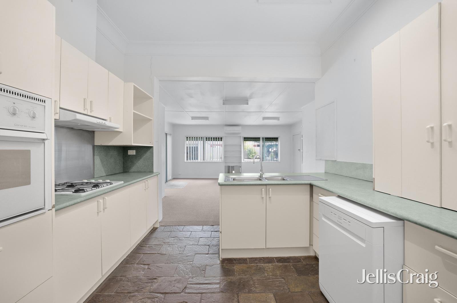 33 Brinkley Avenue, Wendouree image 5