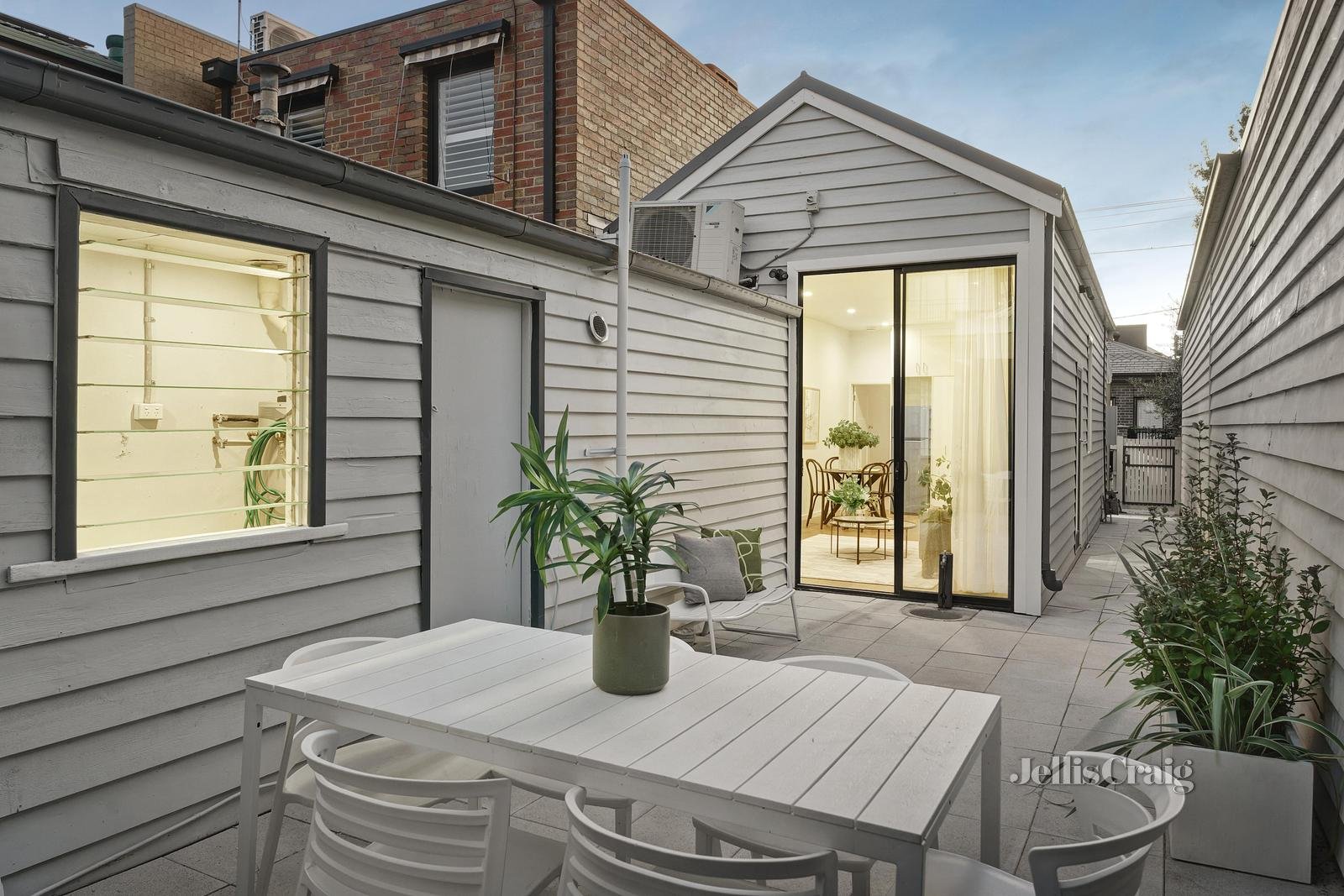 33 Bunting Street, Richmond image 2