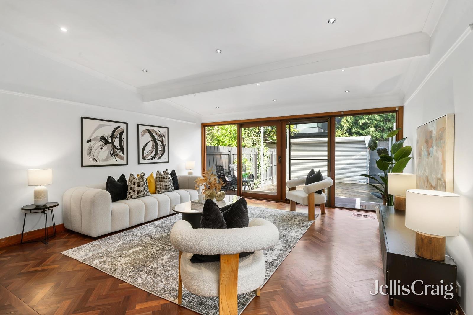 33 Canterbury Road, Toorak image 2