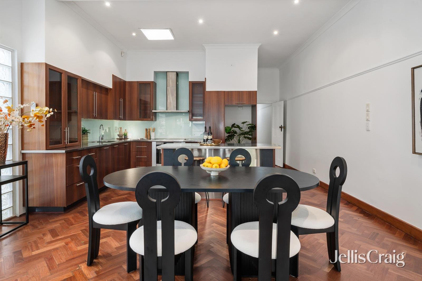 33 Canterbury Road, Toorak image 3