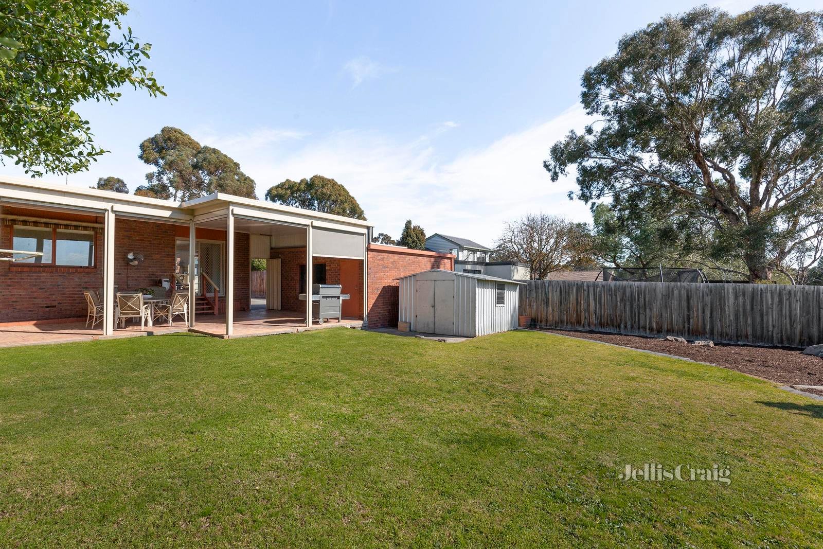 33 Collendina Crescent, Greensborough image 5