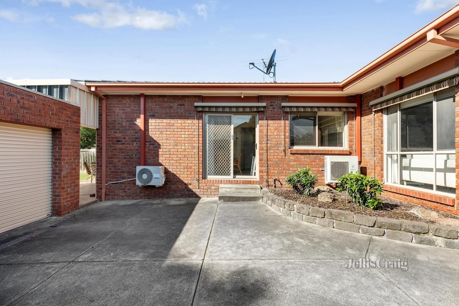 33 Collendina Crescent, Greensborough image 13