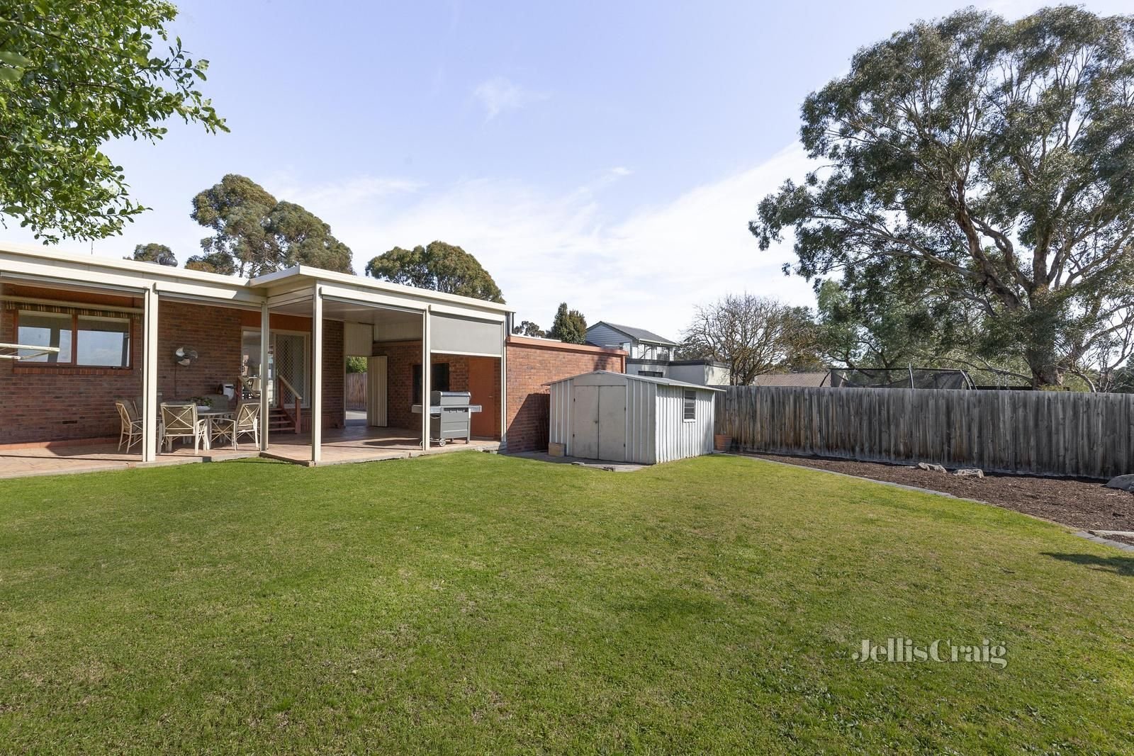 33 Collendina Crescent, Greensborough image 14