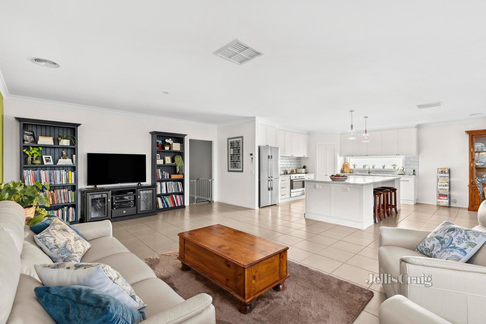 33 De Burgh Road, Drysdale image 6
