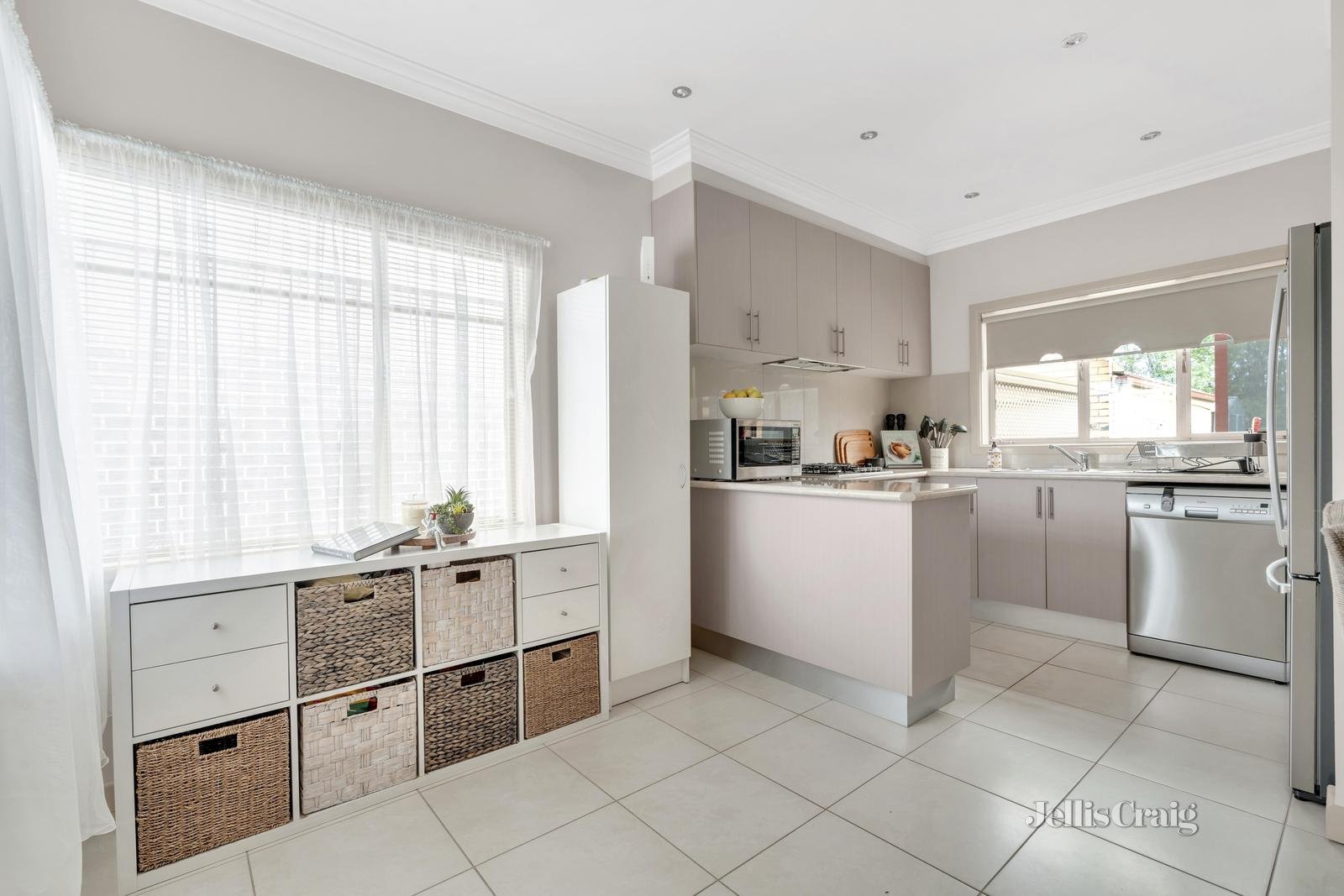 33 Derby Street, Pascoe Vale image 4