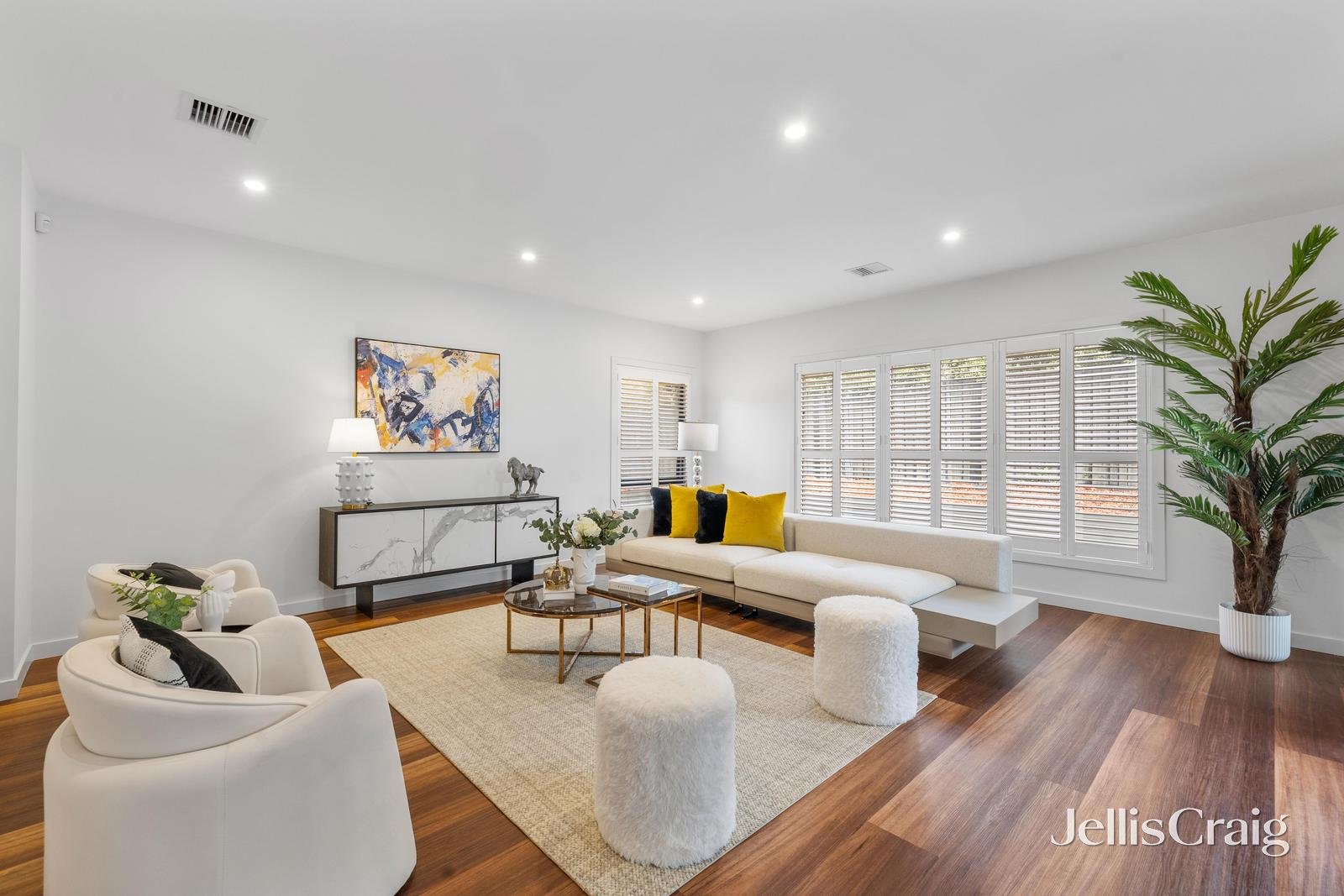 33 Diamond Avenue, Glen Waverley image 2