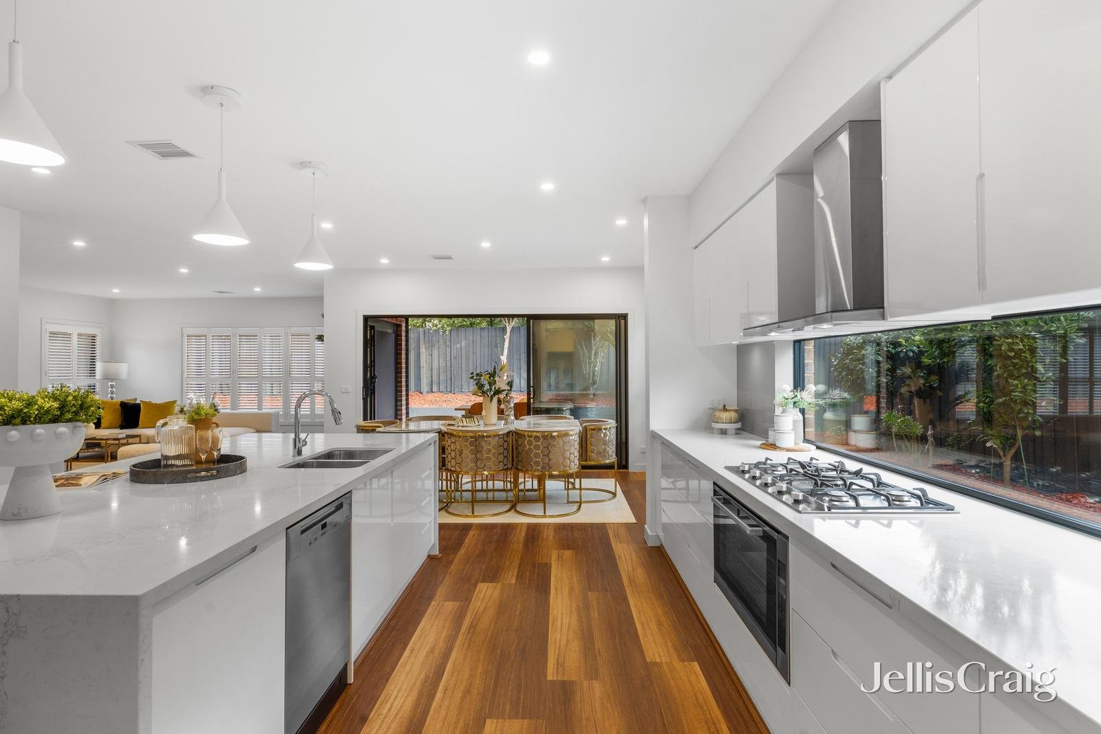 33 Diamond Avenue, Glen Waverley image 4